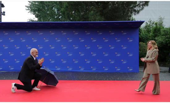 Хамгийн өндөр, хамгийн намхан хоёр ерөнхий сайд хэрхэн уулзав?